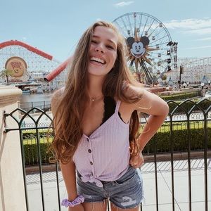 Meet your Posher, Brooke